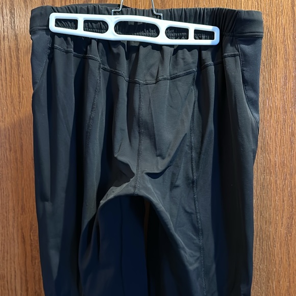 Men’s Salomon Wind Shield pants, size medium, zippered bottom cuffs. - Picture 2 of 9
